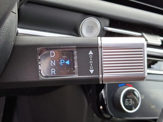 Photo of 2025 Shimmering Silver Hyundai TUCSON Hybrid
