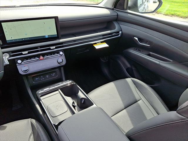 Photo of 2025 Shimmering Silver Hyundai TUCSON Hybrid