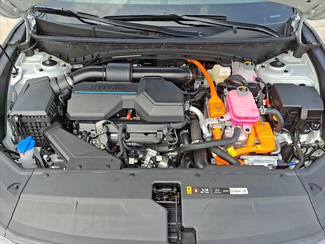 Photo of 2025 Shimmering Silver Hyundai TUCSON Hybrid