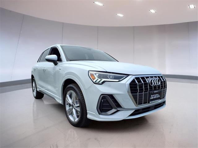 Photo of 2024 White Audi Q3