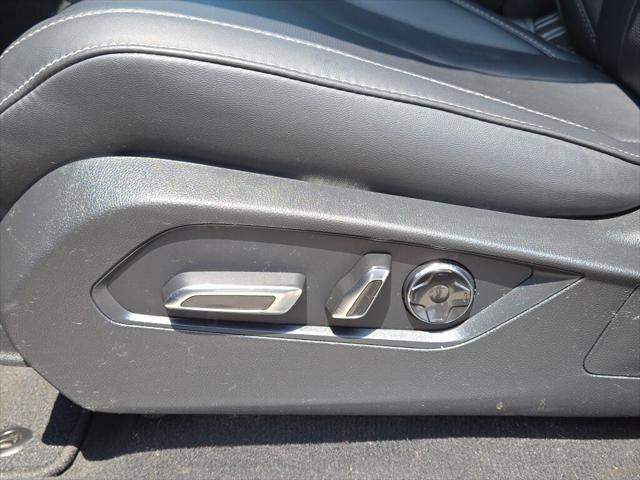 Photo of 2023 Lunar Silver Metallic Acura MDX