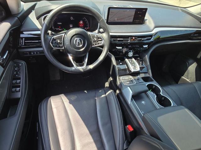 Photo of 2023 Lunar Silver Metallic Acura MDX