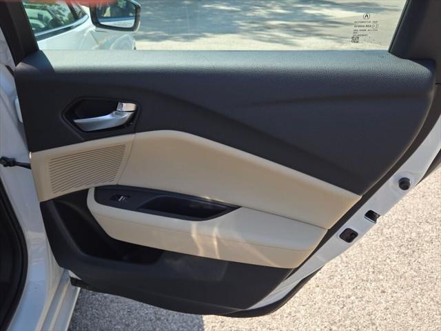 Photo of 2025 Platinum White Pearl Acura TLX