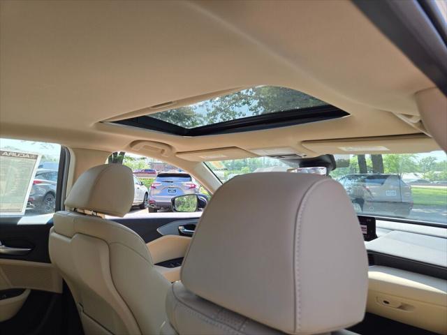 Photo of 2025 Platinum White Pearl Acura TLX