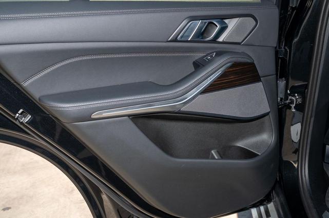 Photo of 2024 White BMW X5 PHEV