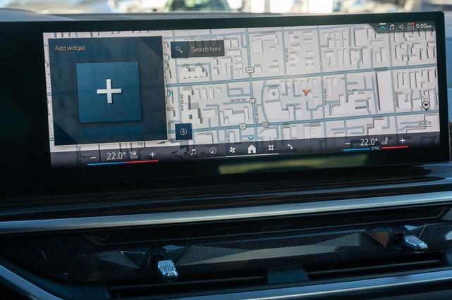 Photo of 2024 White BMW X5 PHEV
