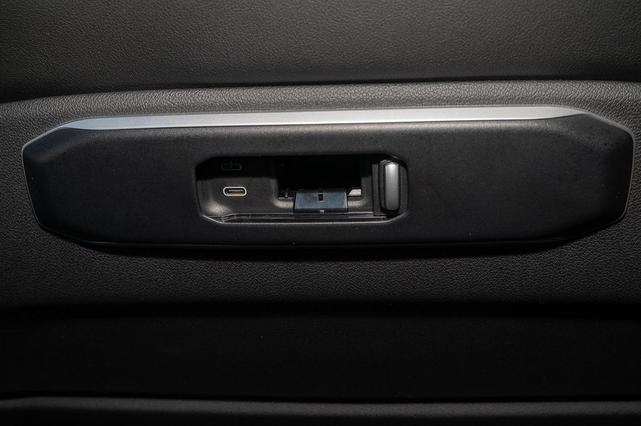 Photo of 2024 White BMW X5 PHEV