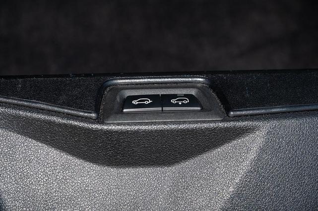 Photo of 2024 White BMW X5 PHEV