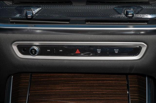Photo of 2024 White BMW X5 PHEV