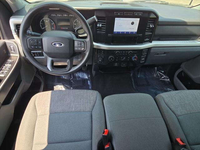 Photo of 2024 Oxford White Ford F-250