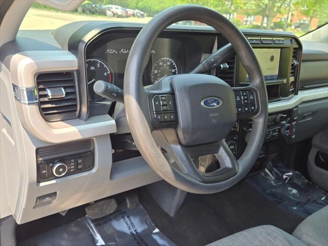 Photo of 2024 Oxford White Ford F-250