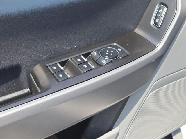 Photo of 2024 Oxford White Ford F-250