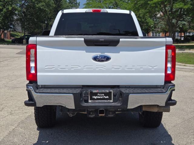 Photo of 2024 Oxford White Ford F-250