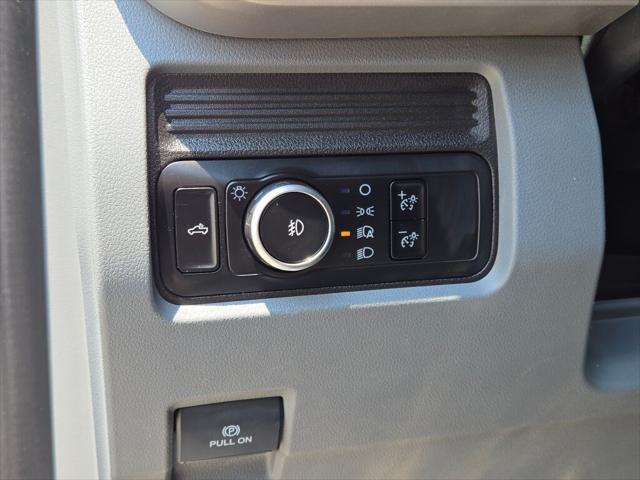 Photo of 2024 Oxford White Ford F-250