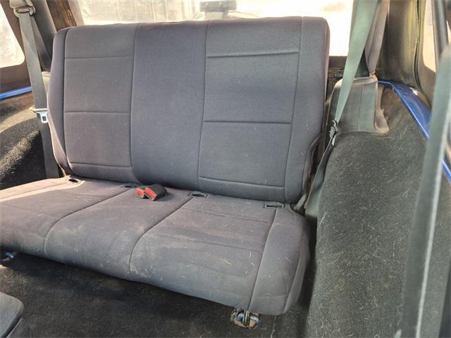 Photo of 2015 Hydro Blue Pearl Coat Jeep Wrangler