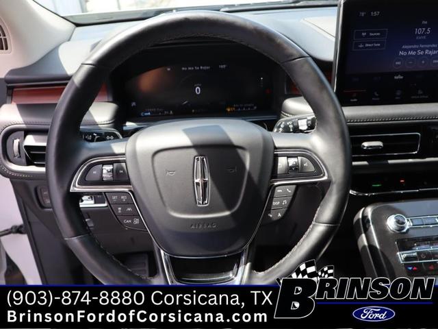 Photo of 2023 Ceramic Pearl Metallic Tinted Clearcoat Lincoln Nautilus