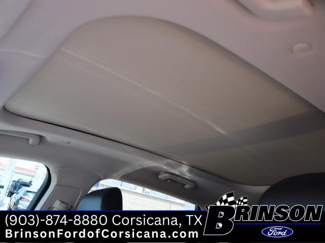 Photo of 2023 Ceramic Pearl Metallic Tinted Clearcoat Lincoln Nautilus