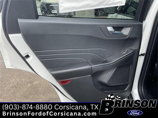 Photo of 2025 Star White Ford Escape