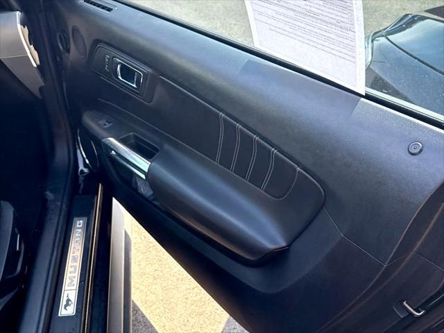 Photo of 2017 Black Ford Mustang