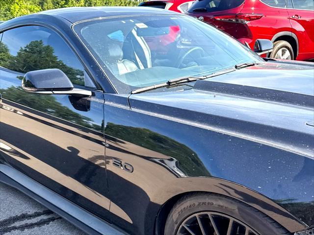 Photo of 2017 Black Ford Mustang