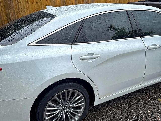 Photo of 2019 White Toyota Avalon
