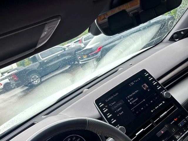 Photo of 2019 White Toyota Avalon