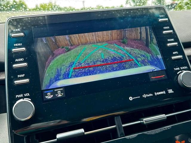 Photo of 2019 White Toyota Avalon