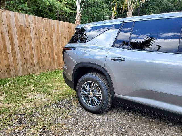 Photo of 2024 Silver Chevrolet Traverse