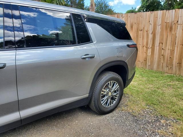 Photo of 2024 Silver Chevrolet Traverse