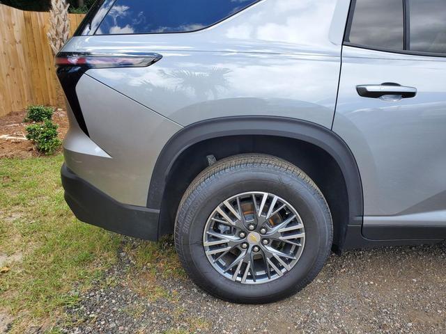 Photo of 2024 Silver Chevrolet Traverse