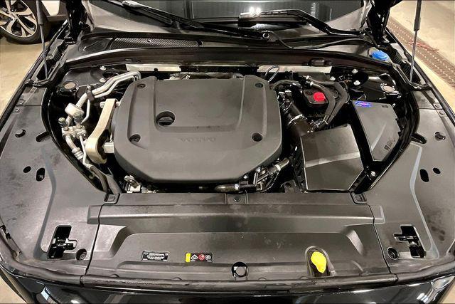 Photo of 2022 Onyx Black Metallic Volvo V90 Cross Country