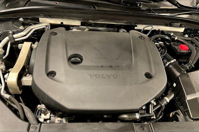 Photo of 2022 Onyx Black Metallic Volvo V90 Cross Country