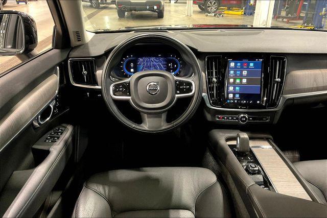 Photo of 2022 Onyx Black Metallic Volvo V90 Cross Country