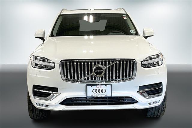 Photo of 2023 Crystal White Metallic Volvo XC90