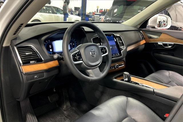 Photo of 2023 Crystal White Metallic Volvo XC90