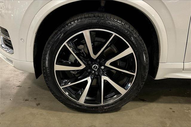 Photo of 2023 Crystal White Metallic Volvo XC90