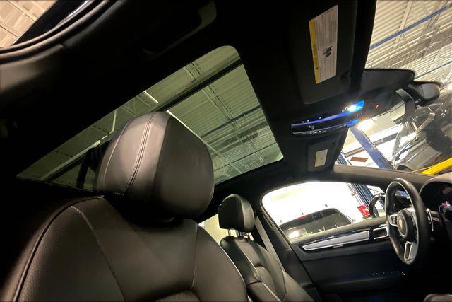 Photo of 2023 Moonlight Blue Metallic Porsche Cayenne