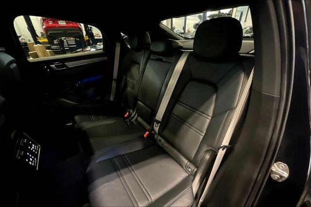 Photo of 2023 Moonlight Blue Metallic Porsche Cayenne