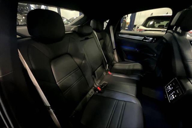 Photo of 2023 Moonlight Blue Metallic Porsche Cayenne