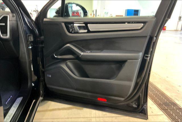 Photo of 2023 Moonlight Blue Metallic Porsche Cayenne