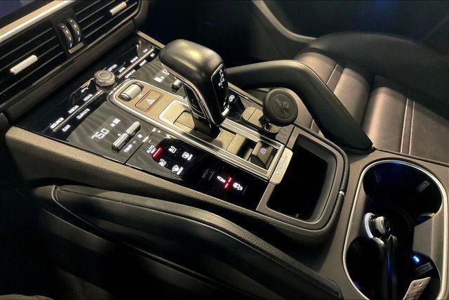 Photo of 2023 Moonlight Blue Metallic Porsche Cayenne