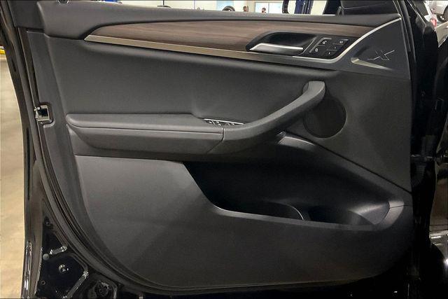 Photo of 2018 Black Sapphire Metallic BMW X3