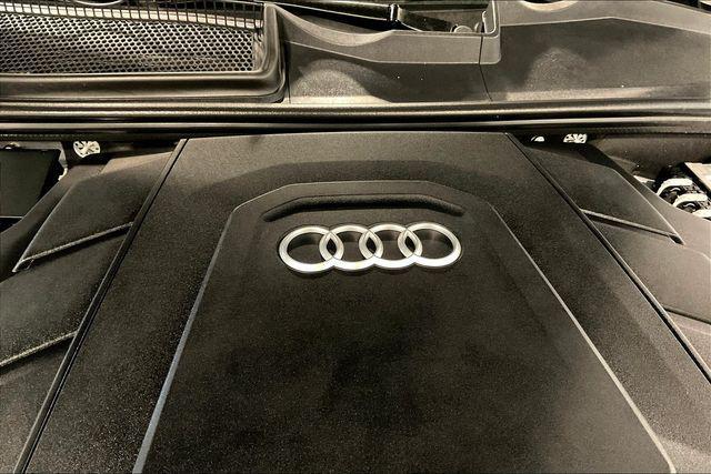 Photo of 2025 Satellite Silver Metallic Audi Q8