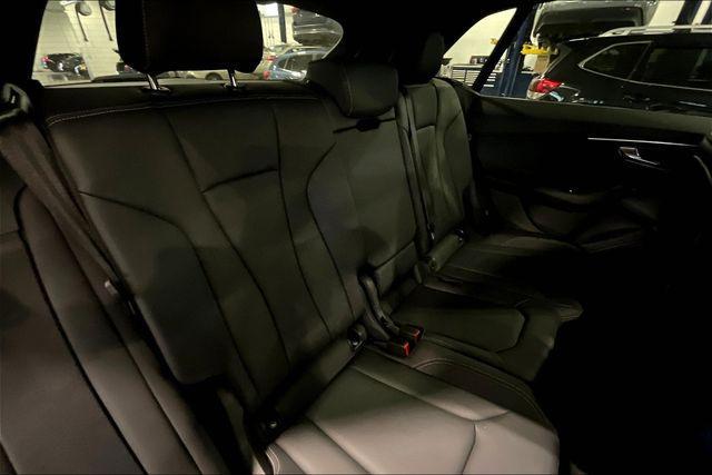 Photo of 2025 Satellite Silver Metallic Audi Q8