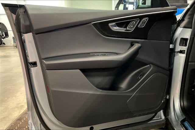 Photo of 2025 Satellite Silver Metallic Audi Q8