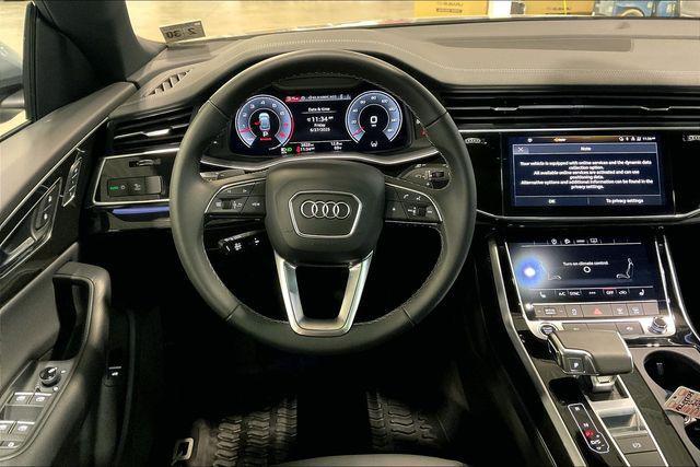 Photo of 2025 Satellite Silver Metallic Audi Q8