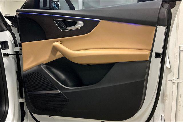 Photo of 2020 Glacier White Metallic Audi Q8