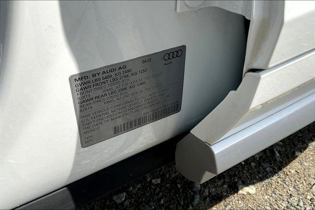 Photo of 2022 Ibis White Audi Q5