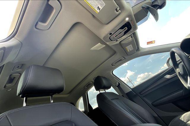 Photo of 2022 Ibis White Audi Q5