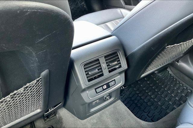 Photo of 2022 Ibis White Audi Q5